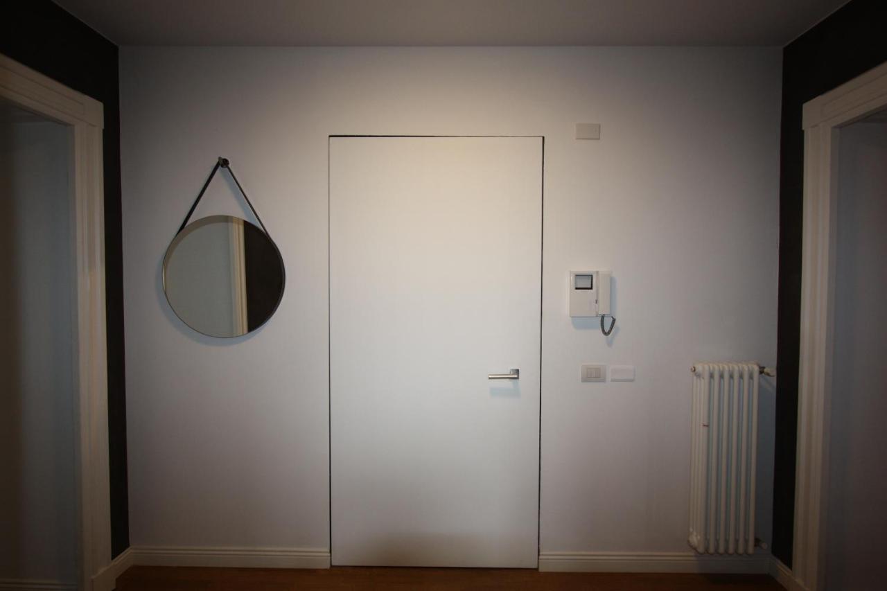 Palazzo Della Torre Elegant Apartment In Como Kültér fotó
